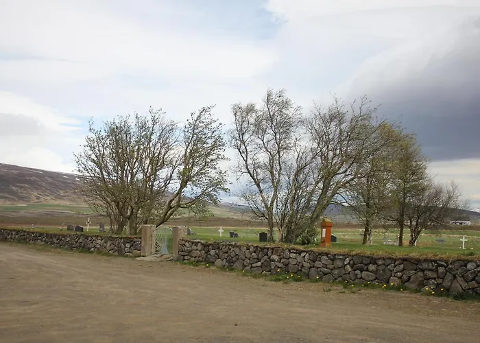 Ljosavatn Guesthouse